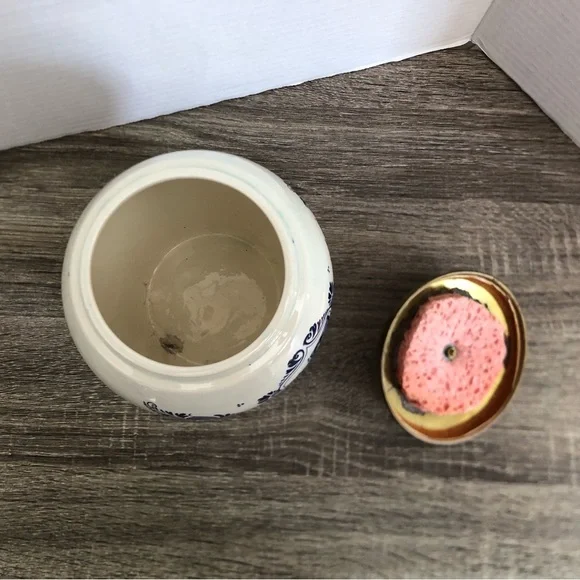 Classic Blue and White Ceramic Jar with Gold Lid - Picture 8 of 16